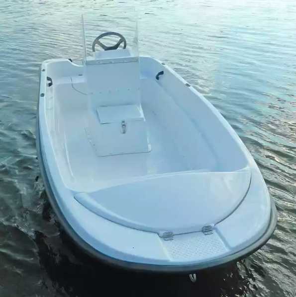 Стеклопластиковая лодка Пингвин с консолью (тримаран) в Люберцах