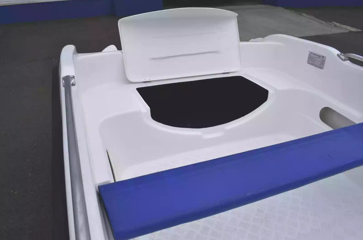 Стеклопластиковая лодка Пингвин New (тримаран) в Люберцах