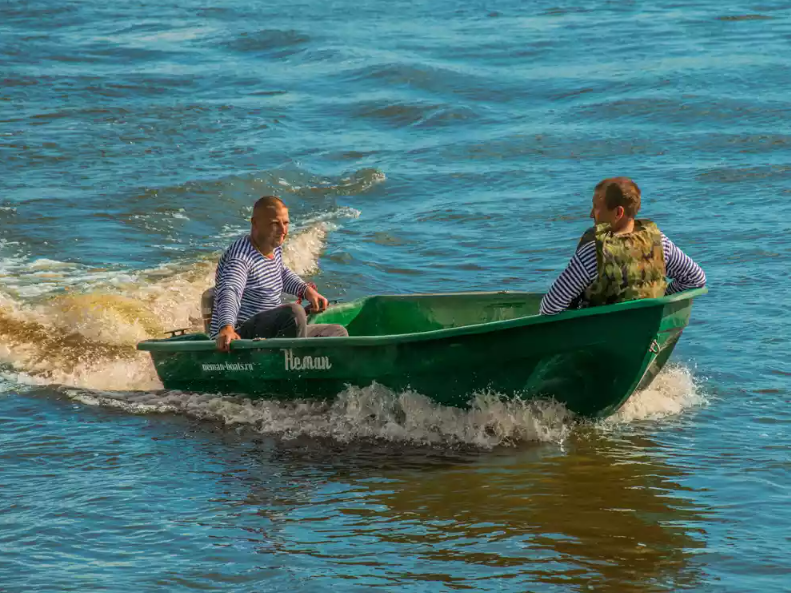 Стеклопластиковая лодка Neman-340 (тримаран) в Люберцах