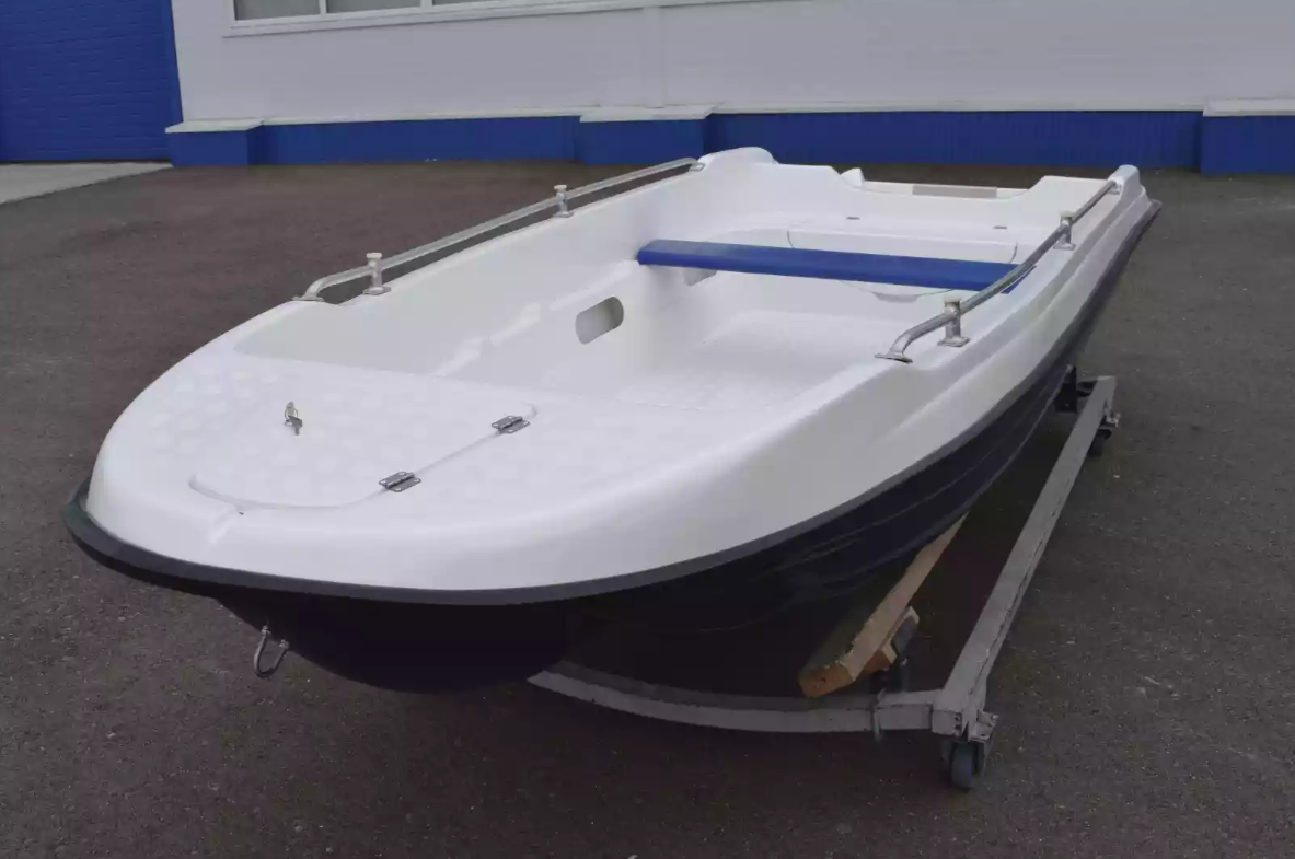 Стеклопластиковая лодка Пингвин New (тримаран) в Люберцах