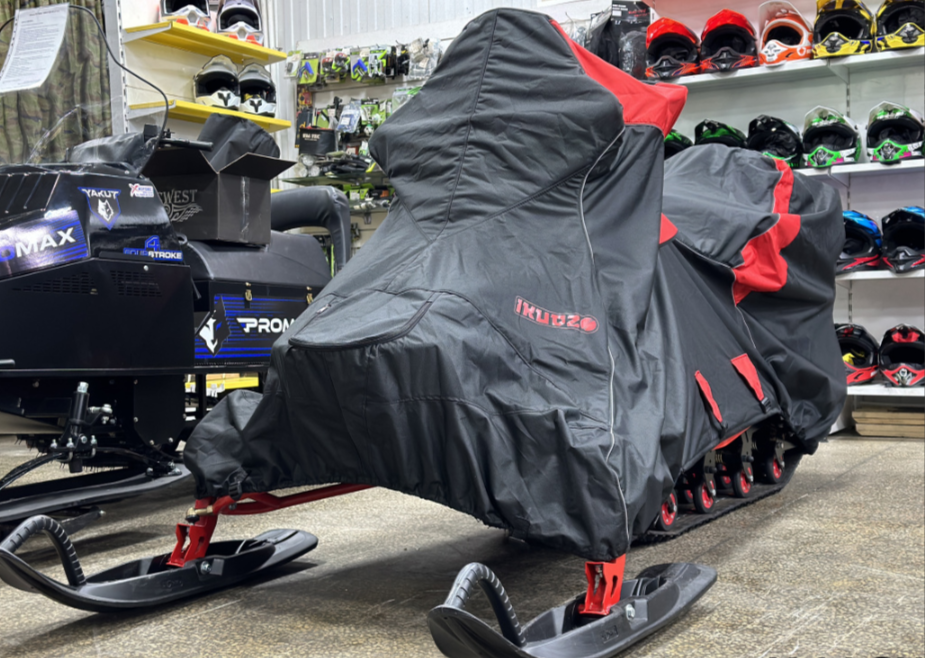 Чехол транспорт. снегохода IKUDZO HUNTER черно-красный Оксфорд ПРЕМИУМ качества с лого IKUDZO в Люберцах